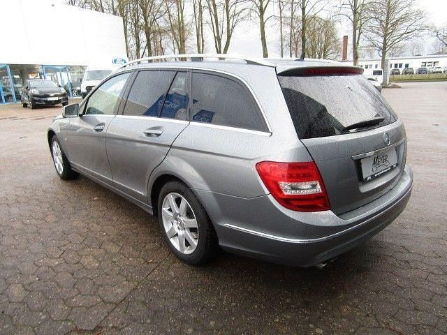 Gebraucht Mercedes C180 156 PS (114 kW) 2011 Silber Limousine