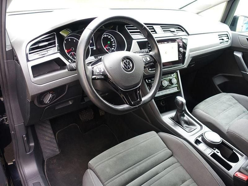 Gebraucht VW Touran 150 PS (110 kW) 2020 Deep black perleffekt Van / Kleinbus