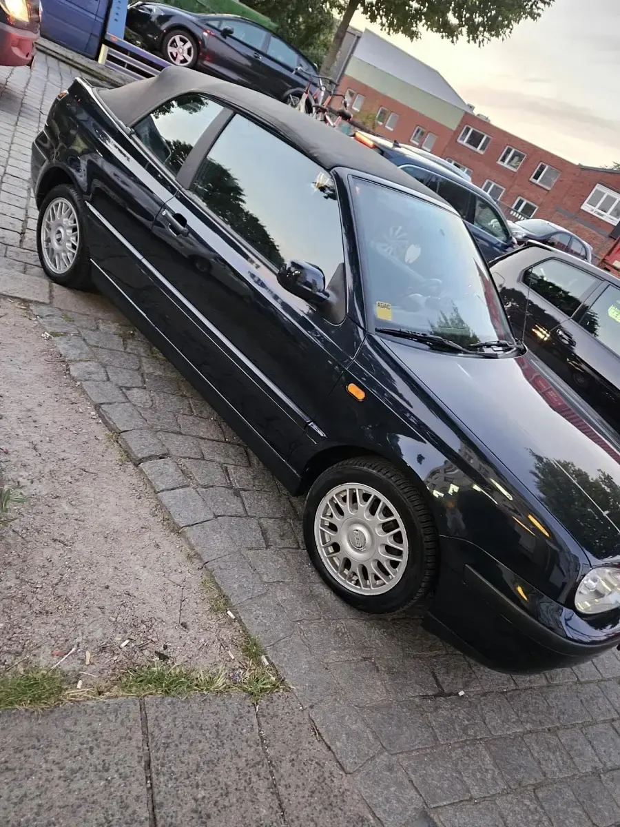 Gebraucht VW Golf 100 PS (73 kW) 1998 Schwarz Cabrio