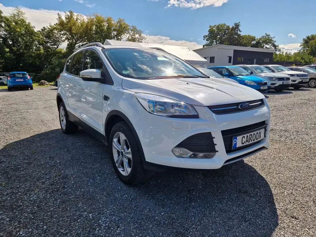 Używany Ford Kuga SYNC Edition 150 KM (110 kW) 2016 Biały SUV