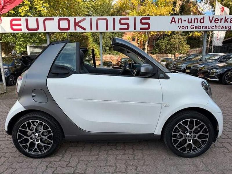 Grau Gebraucht 2022 Smart ForTwo Electric Drive Cabrio | 16.999 € (Etwas zu teuer) - Bild 1/4