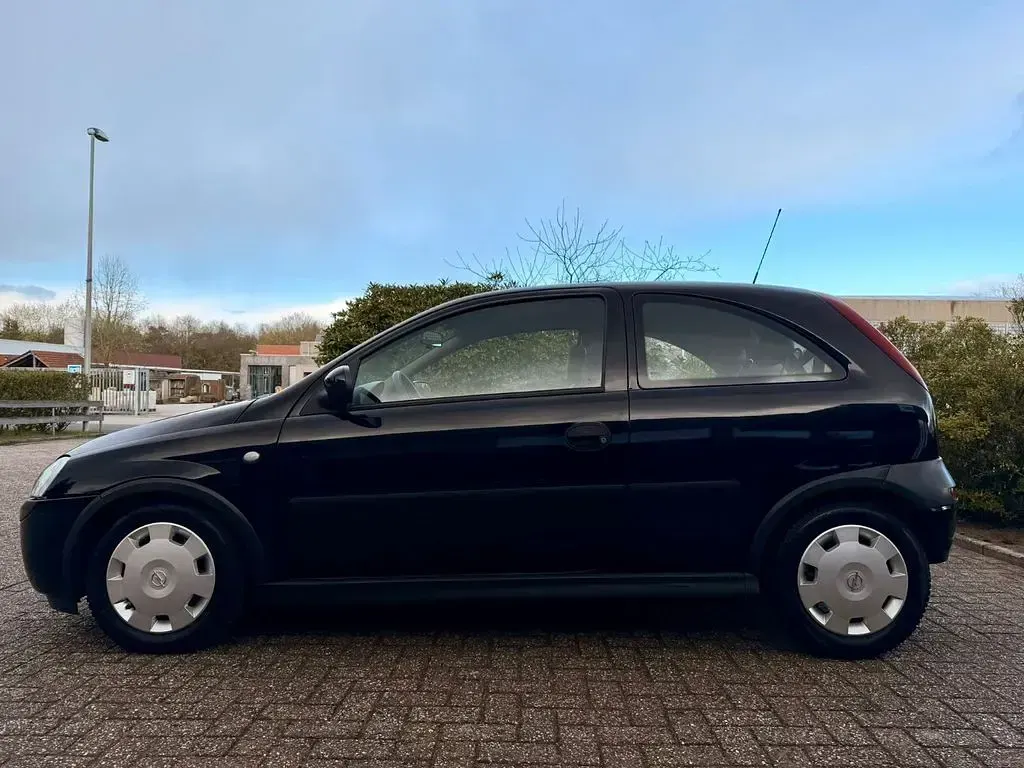 Usata Opel Corsa Eco 58 CV (42 kW) 2003 Nero Utilitaria