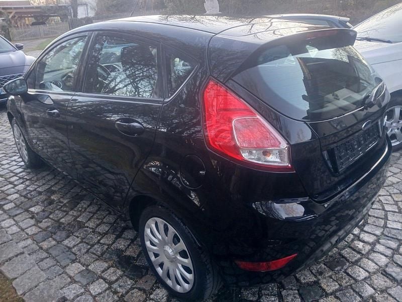 Gebraucht Ford Fiesta SYNC Edition 82 PS (60 kW) 2016 Schwarz Kleinwagen