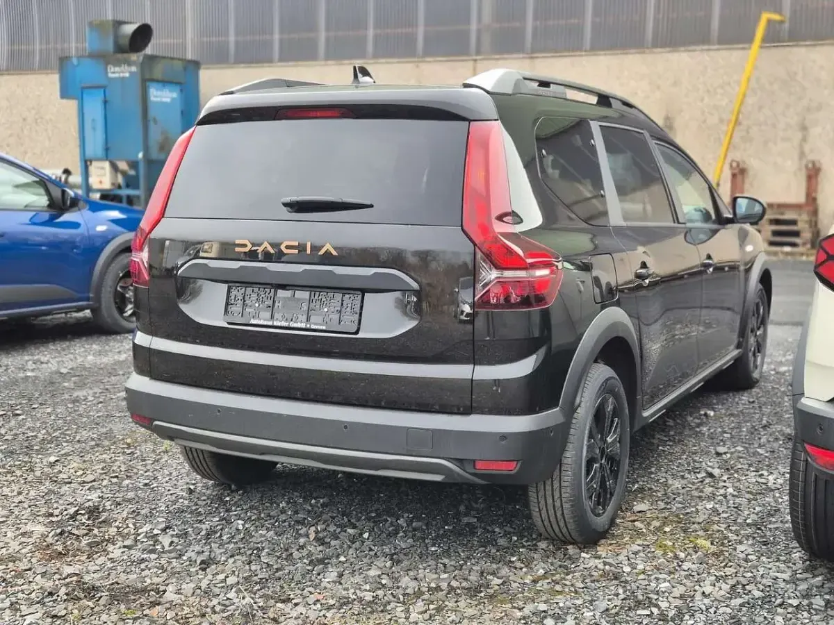 Neu Dacia Jogger Extreme 110 PS (80 kW) 2025 Grau Van / Kleinbus