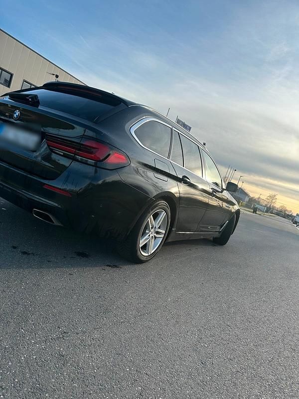 Gebraucht BMW 520 190 PS (139 kW) 2020 Schwarz Kombi