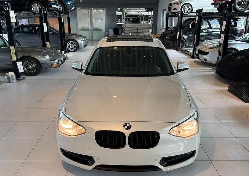 Weiß Gebraucht 2012 BMW 116 Efficient Dynamics Kleinwagen | 5.650 € (Superpreis) - Bild 1/4