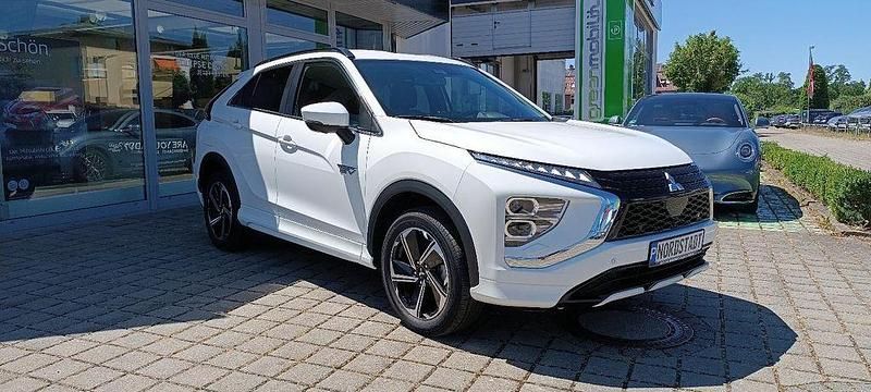 Weiß Gebraucht 2022 Mitsubishi Eclipse Cross Plus SUV | 21.900 € (Guter Preis) - Bild 1/4