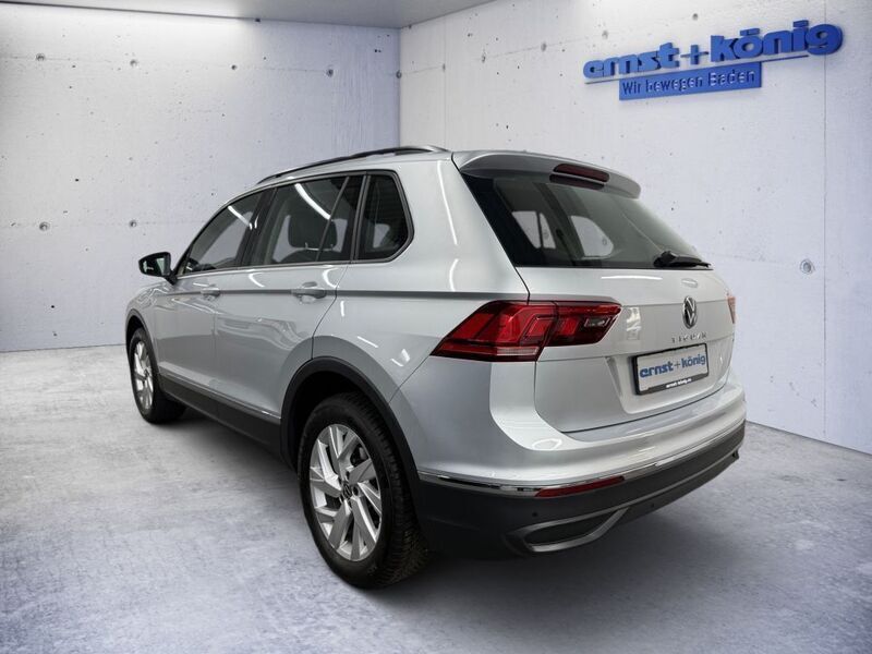 Gebraucht VW Tiguan Life 150 PS (110 kW) 2022 Reflex silver metallic SUV