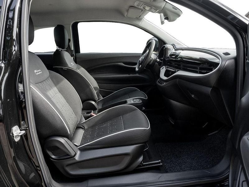 Gebraucht Fiat 500e Action 69 kW (95 PS) 2022 Schwarz Kleinwagen