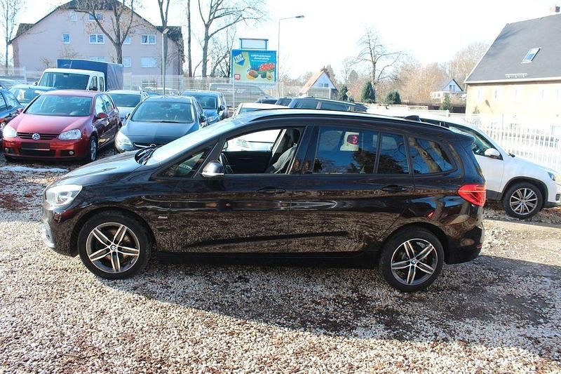 Gebraucht BMW 218 Gran Tourer Sport Line 150 PS (110 kW) 2015 Braun Van / Kleinbus