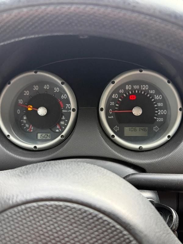 Gebraucht VW Polo 60 PS (44 kW) 2001 Rot Limousine