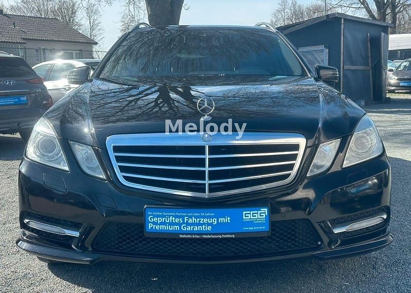 Gebraucht Mercedes E220 AMG line 170 PS (125 kW) 2012 Schwarz Kombi