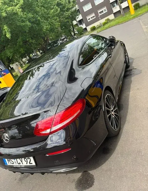 Gebraucht Mercedes C200 Night 184 PS (135 kW) 2018 Schwarz Coupé