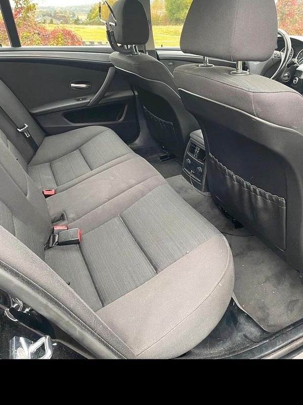 Gebraucht BMW 523 190 PS (139 kW) 2007 Schwarz Limousine