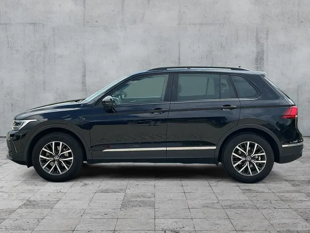 Gebraucht VW Tiguan Life 150 PS (110 kW) 2023 Deep black perleffekt SUV