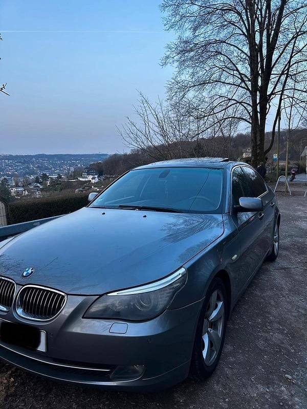 Gebraucht BMW 523 190 PS (139 kW) 2009 Grau Limousine