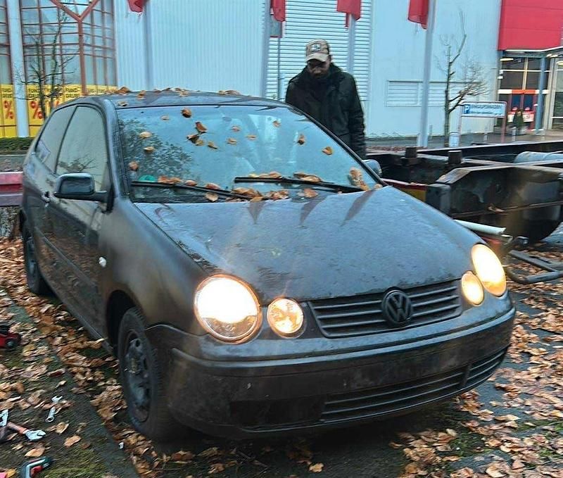 Schwarz Gebraucht 2004 VW Polo Kleinwagen | 600 € (Guter Preis) - Bild 1/2