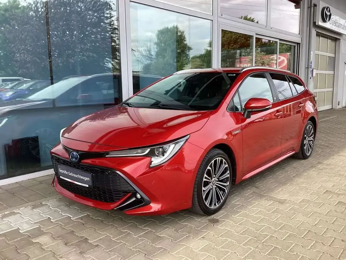 Gebraucht Toyota Corolla Team 179 PS (131 kW) 2020 Karminrot Kombi