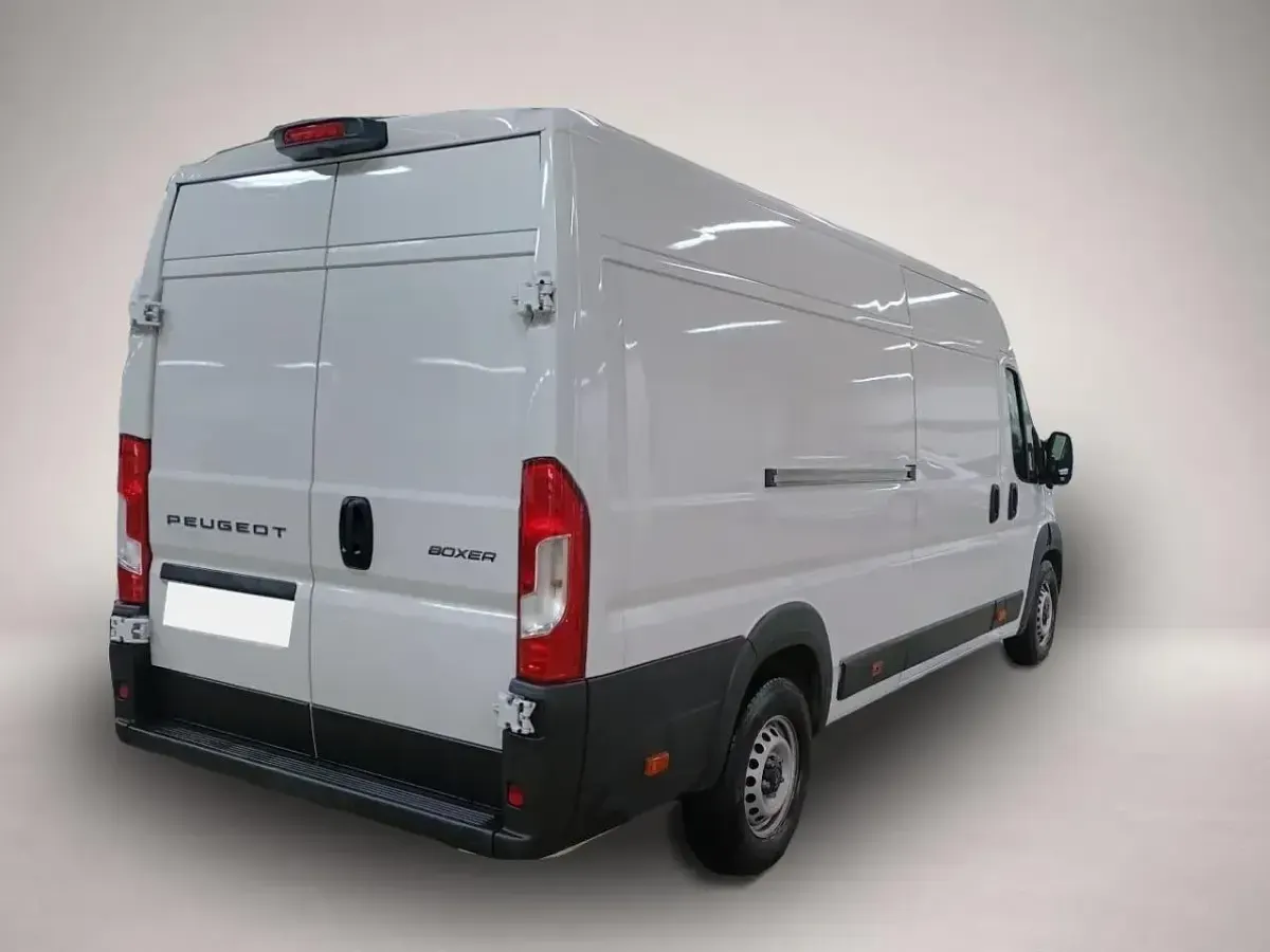 Gebraucht Peugeot Boxer 140 PS (102 kW) 2025 Manufacturer Van