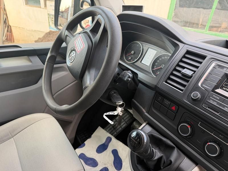 Second-hand VW Transporter 150 CP (110 kW) 2019 Alb Van
