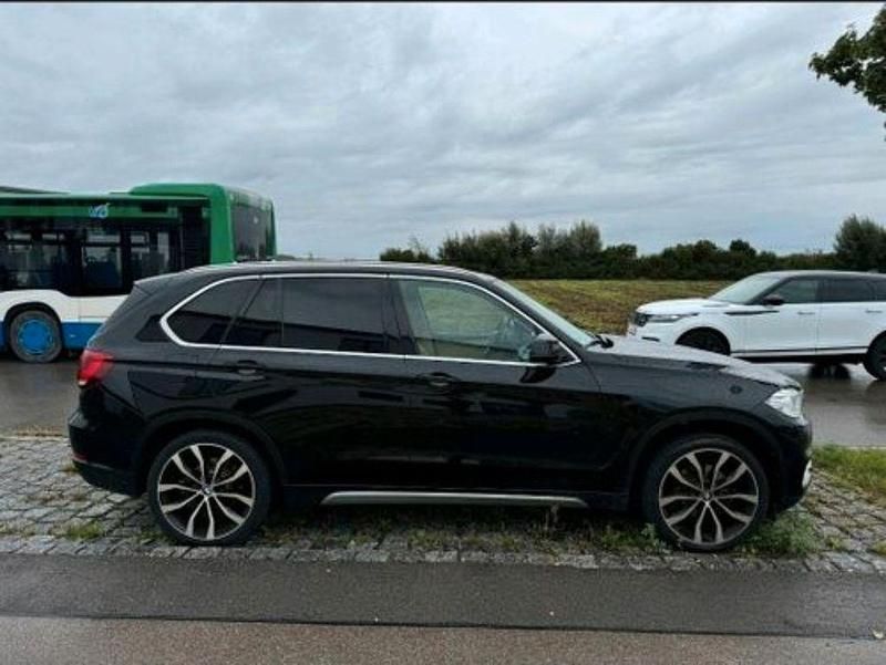 Schwarz Gebraucht 2018 BMW X5 Sport Line SUV | 23.000 € - Bild 1/4