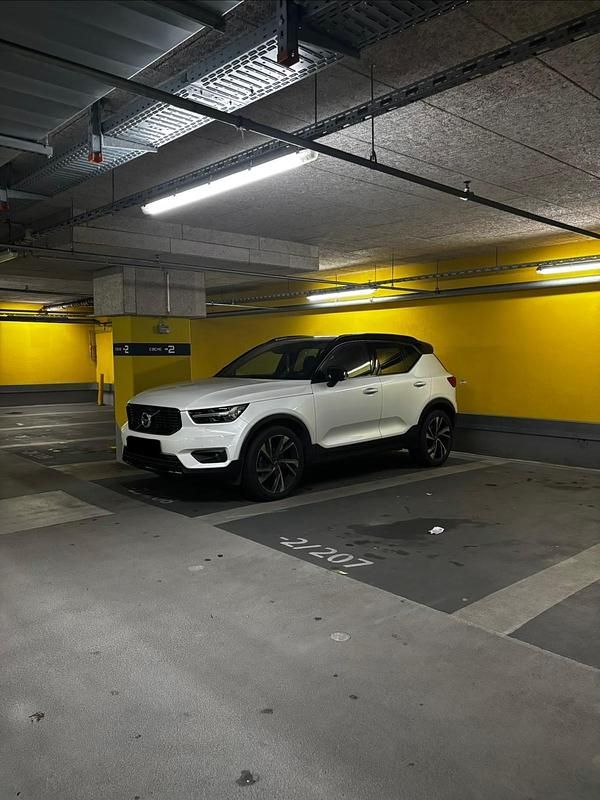 Gebraucht Volvo XC40 R-Design 190 PS (139 kW) 2018 Weiß SUV