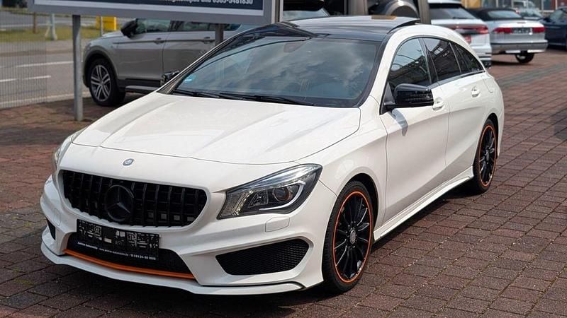 Weiß Gebraucht 2015 Mercedes CLA250 Shooting Brake AMG Kombi | 20.500 € (Fairer Preis) - Bild 1/4