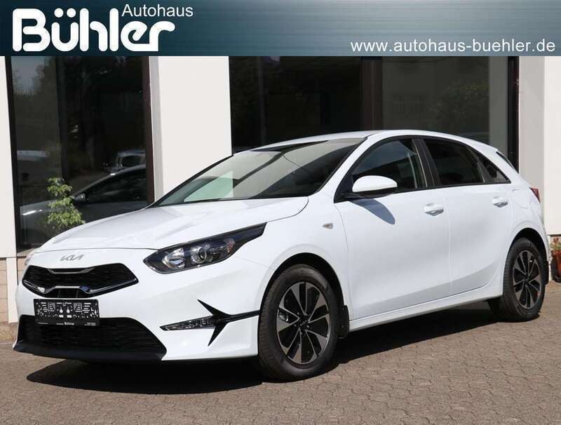 Blue flame metallic Gebraucht 2024 Kia Ceed Vision Limousine | 22.950 € (Superpreis) - Bild 1/4