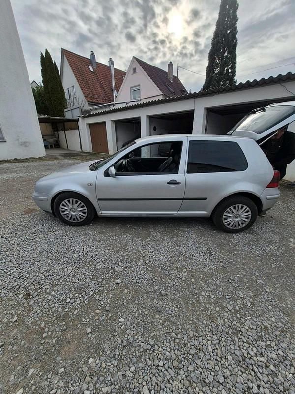 Gebraucht VW Golf IV 101 PS (74 kW) 2002 Silber Kleinwagen