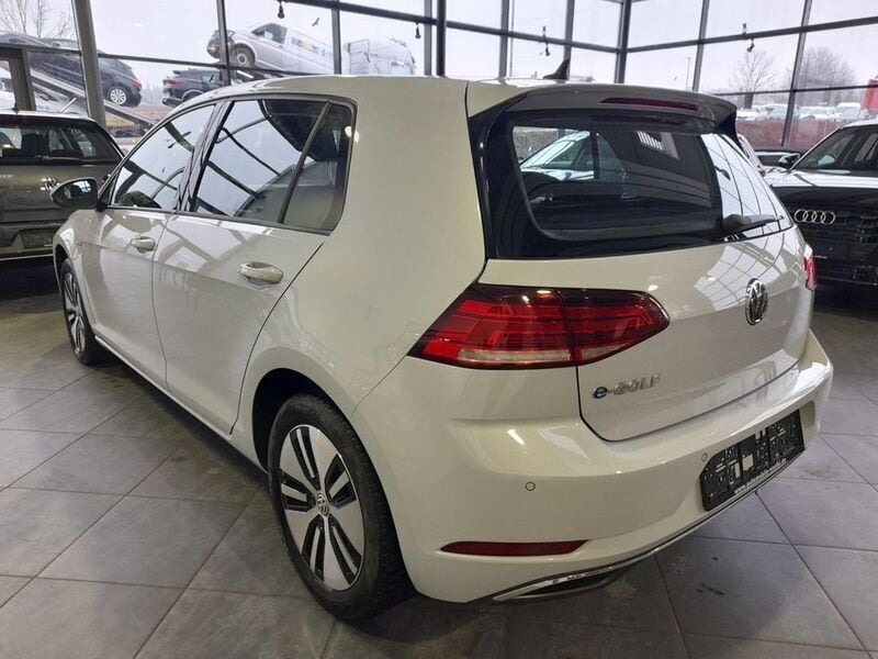 Gebraucht VW e-Golf 100 kW (136 PS) 2018 Kleinwagen