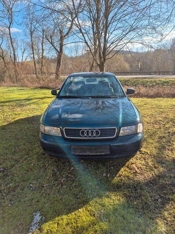 Gebraucht Audi A4 125 PS (91 kW) 1996 Grün Limousine