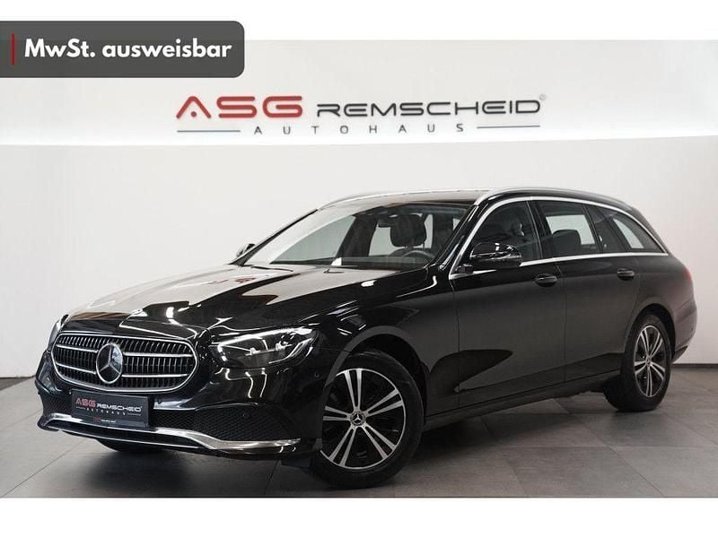 Schwarz Gebraucht 2021 Mercedes E220 Avantgarde Limousine | 23.750 € (Superpreis) - Bild 1/4