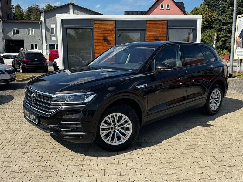 Braun Gebraucht 2021 VW Touareg SUV | 38.990 € (Superpreis) - Bild 1/4