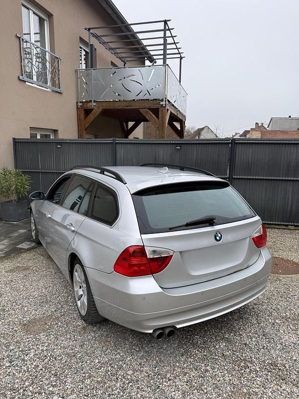 Gebraucht BMW 330 231 PS (169 kW) 2007 Limousine