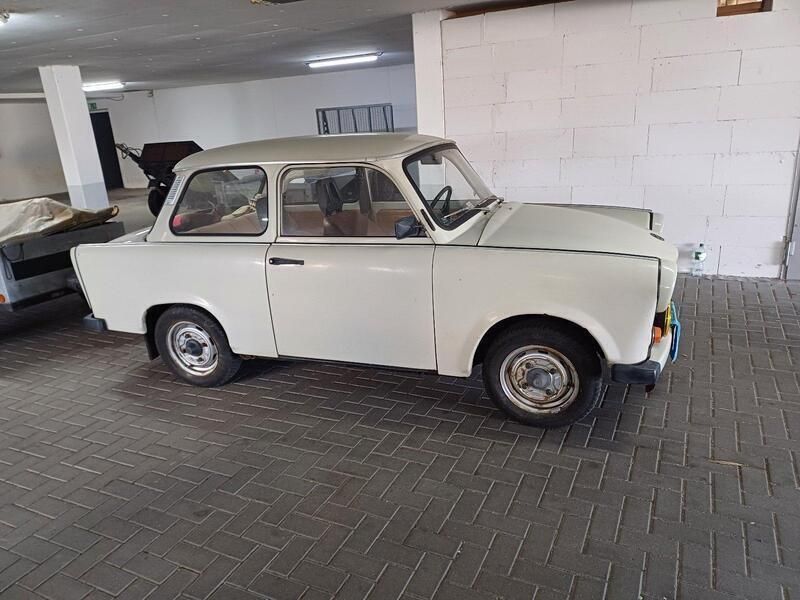 Weiß Gebraucht 1990 Trabant 601 Limousine | 6.500 € - Bild 1/4