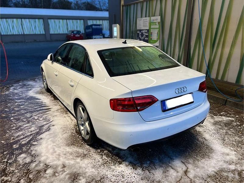 Gebraucht Audi A4 Attraction 265 PS (194 kW) 2009 Weiß Limousine