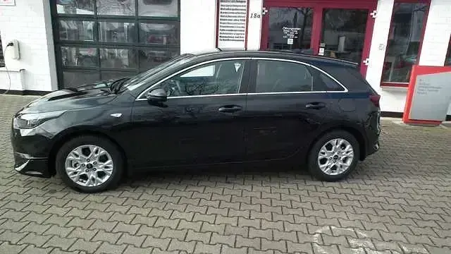 Gebraucht Kia Ceed Spirit 160 PS (117 kW) 2022 Schwarz Kleinwagen