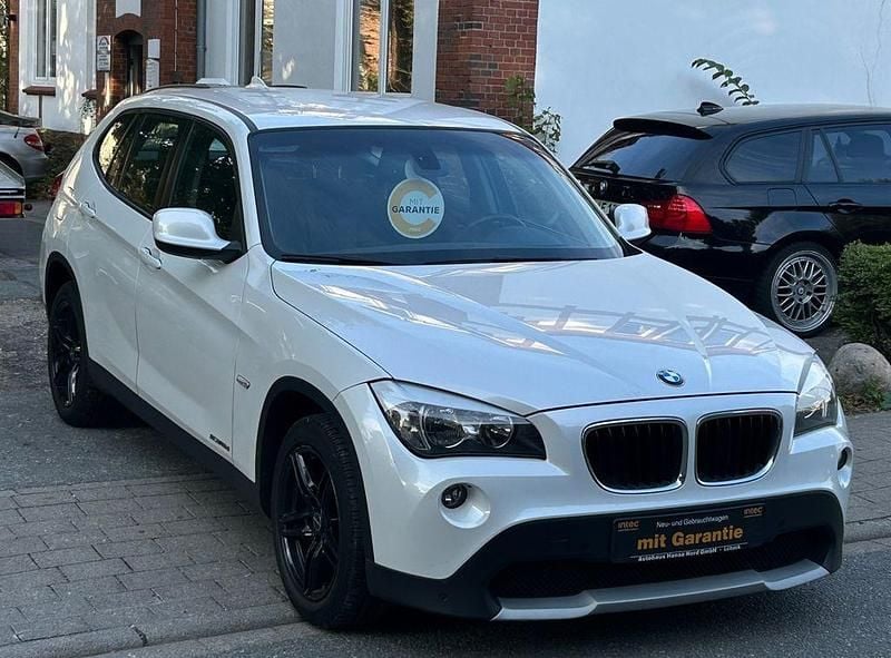 Weiß Gebraucht 2012 BMW X1 Sport Line SUV | 9.999 € (Fairer Preis) - Bild 1/4