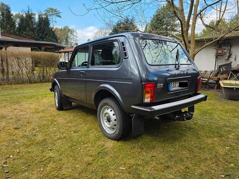 Gebraucht Lada niva 83 PS (61 kW) 2021 Blau SUV