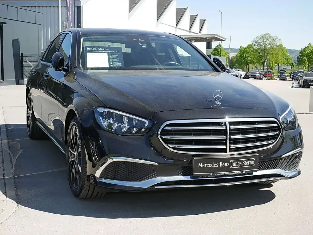 Gebraucht Mercedes E200 Avantgarde 160 PS (117 kW) 2022 Schwarz Limousine