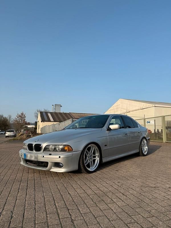 Gebraucht BMW 525 M Sport 163 PS (119 kW) 2002 Silber Limousine