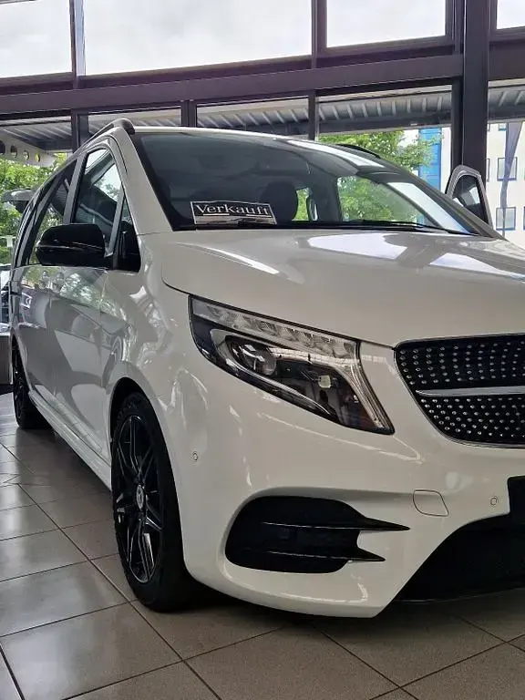 Gebraucht Mercedes V300 Avantgarde Edition 237 PS (174 kW) 2022 Weiß Van / Kleinbus