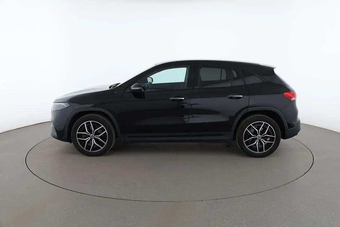 Gebraucht Mercedes EQA300 AMG line 167 kW (228 PS) 2022 Schwarz SUV
