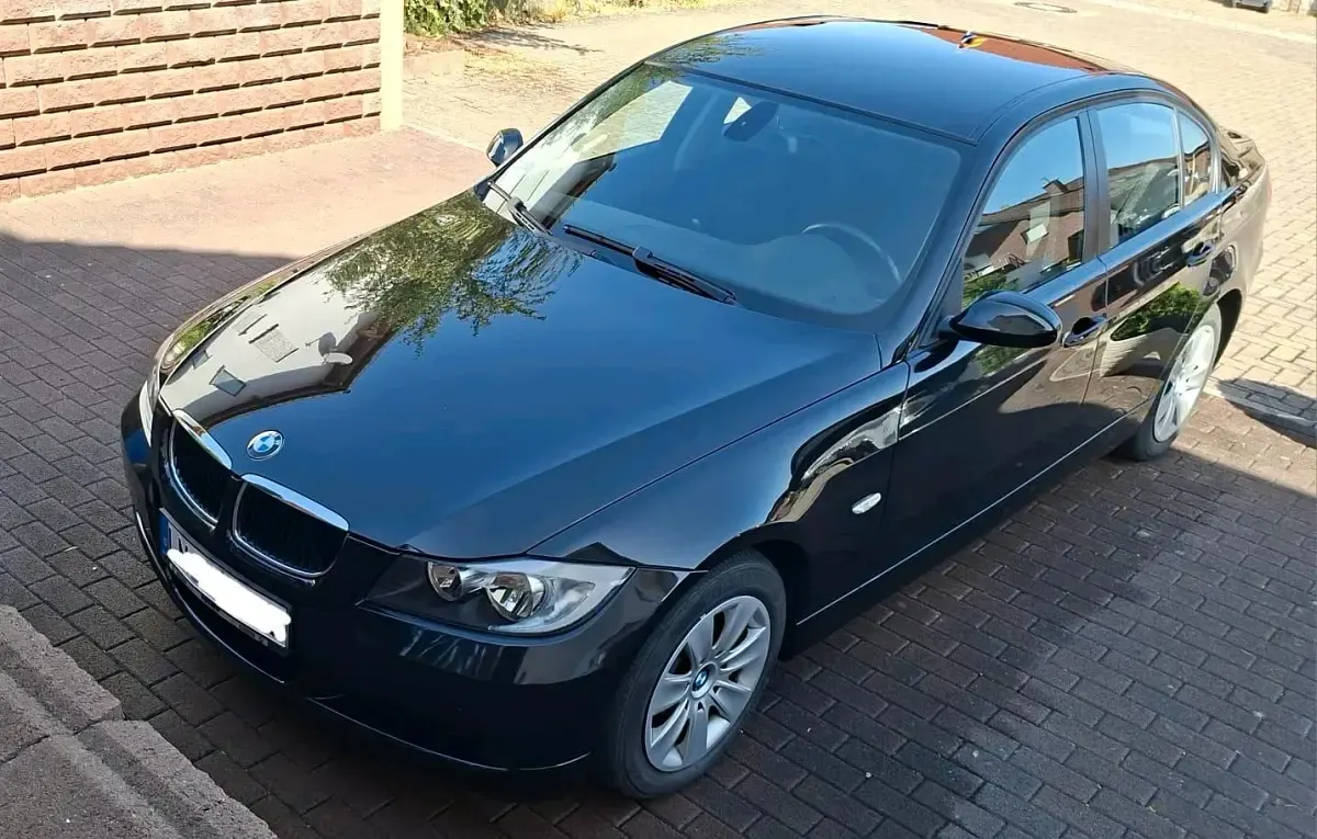 Gebraucht BMW 318 130 PS (95 kW) 2007 Schwarz Limousine