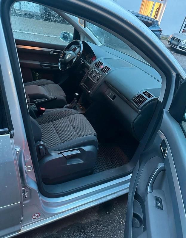 Gebraucht VW Touran 105 PS (77 kW) 2005 Silber Van / Kleinbus