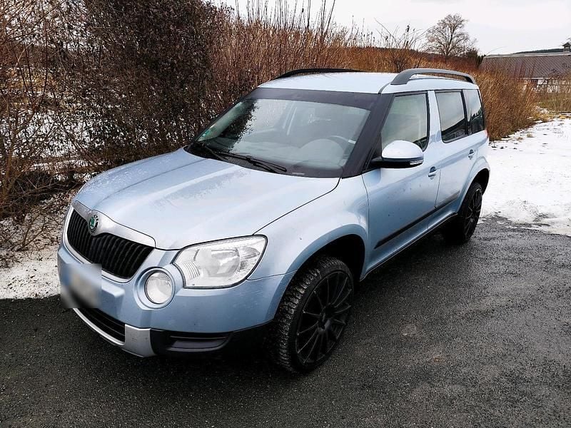 Gebraucht Skoda Yeti 140 PS (102 kW) 2012 Blau SUV