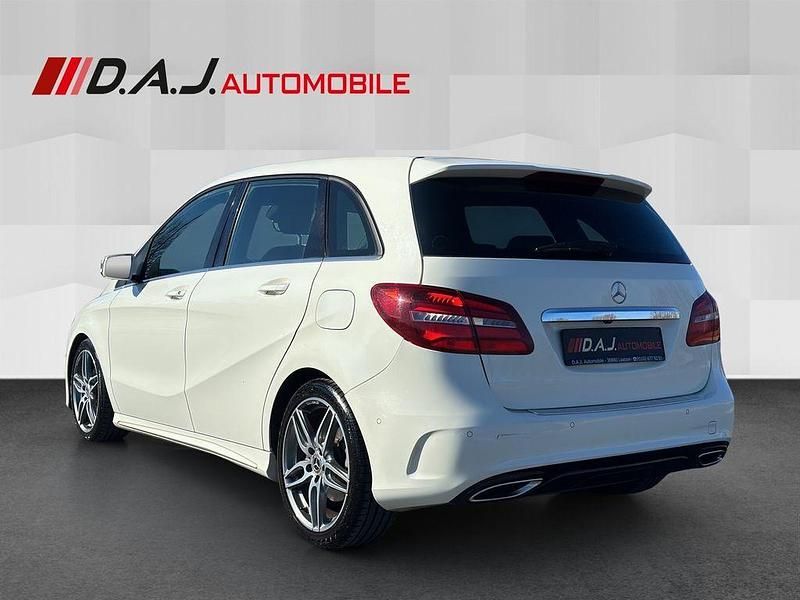 Gebraucht Mercedes B220 AMG line 170 PS (125 kW) 2018 Weiß Kleinwagen