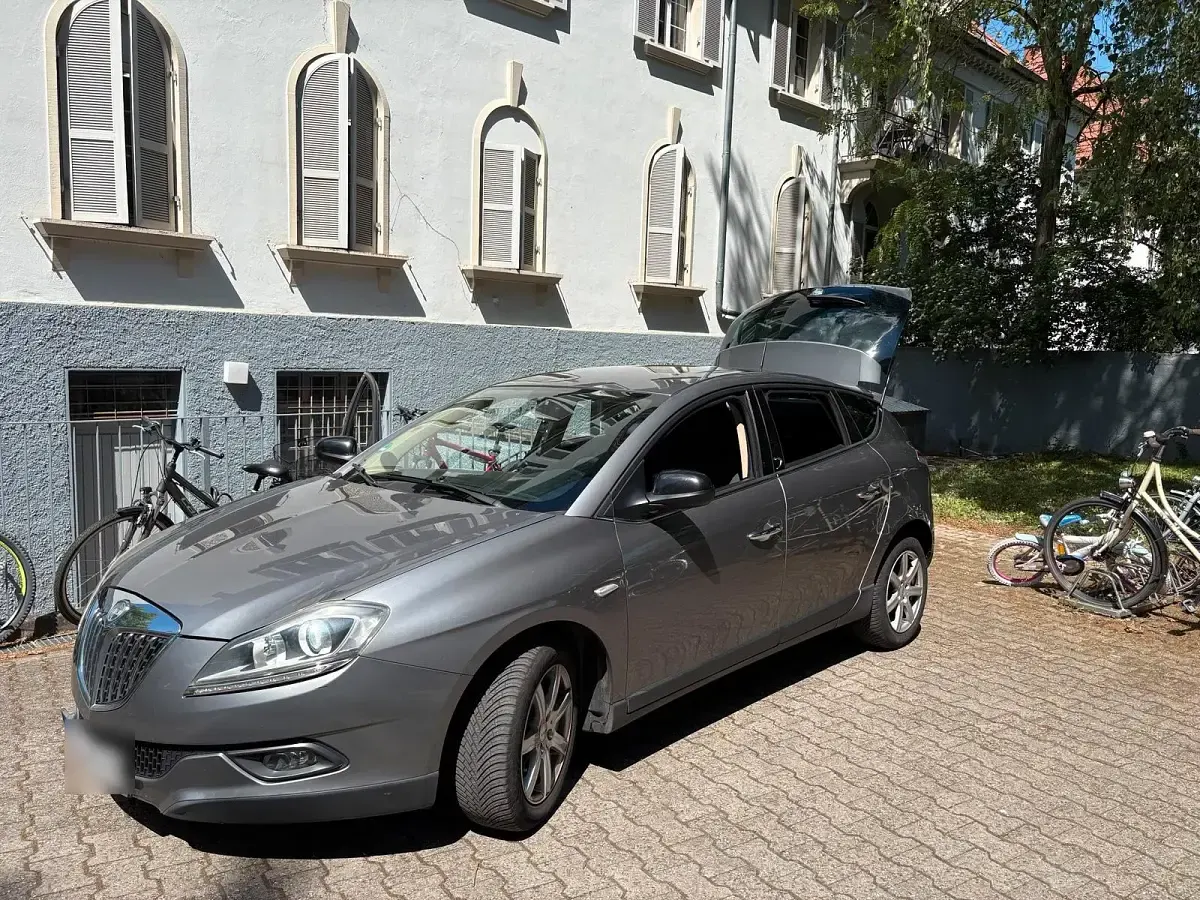 Usata Lancia Delta 120 CV (88 kW) 2008 Utilitaria