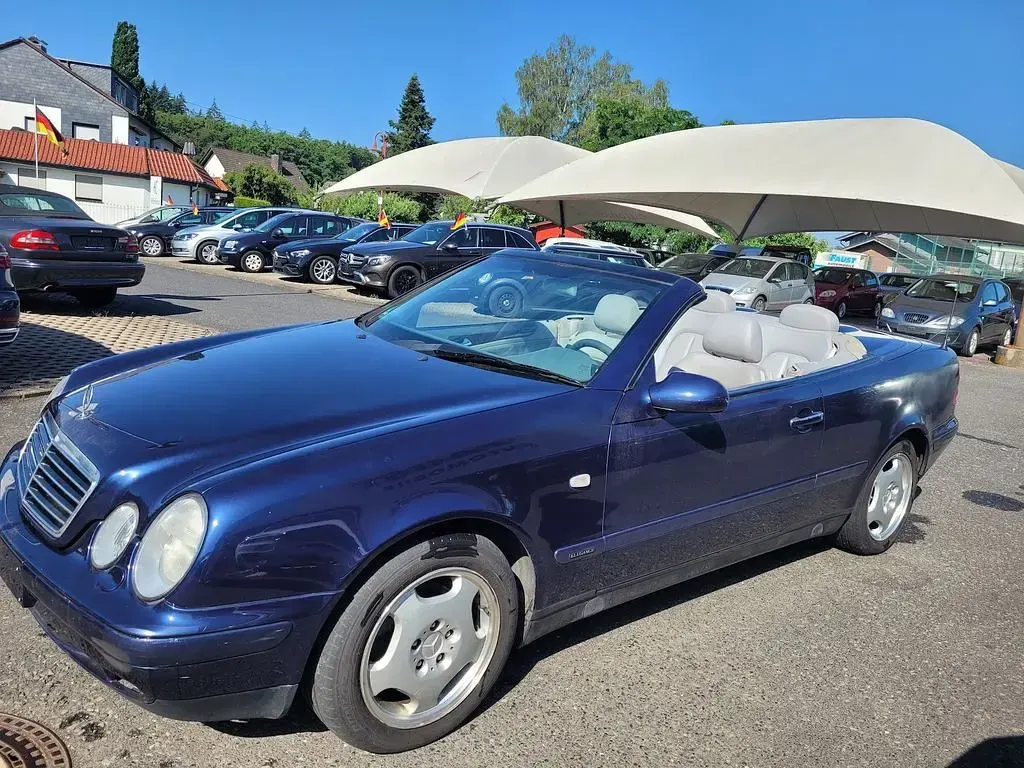 Gebraucht Mercedes CLK200 Elegance 136 PS (100 kW) 1999 Blau Cabrio