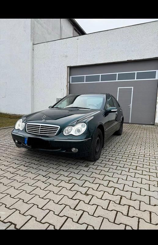 Gebraucht Mercedes C240 170 PS (125 kW) 2002 Grün Limousine